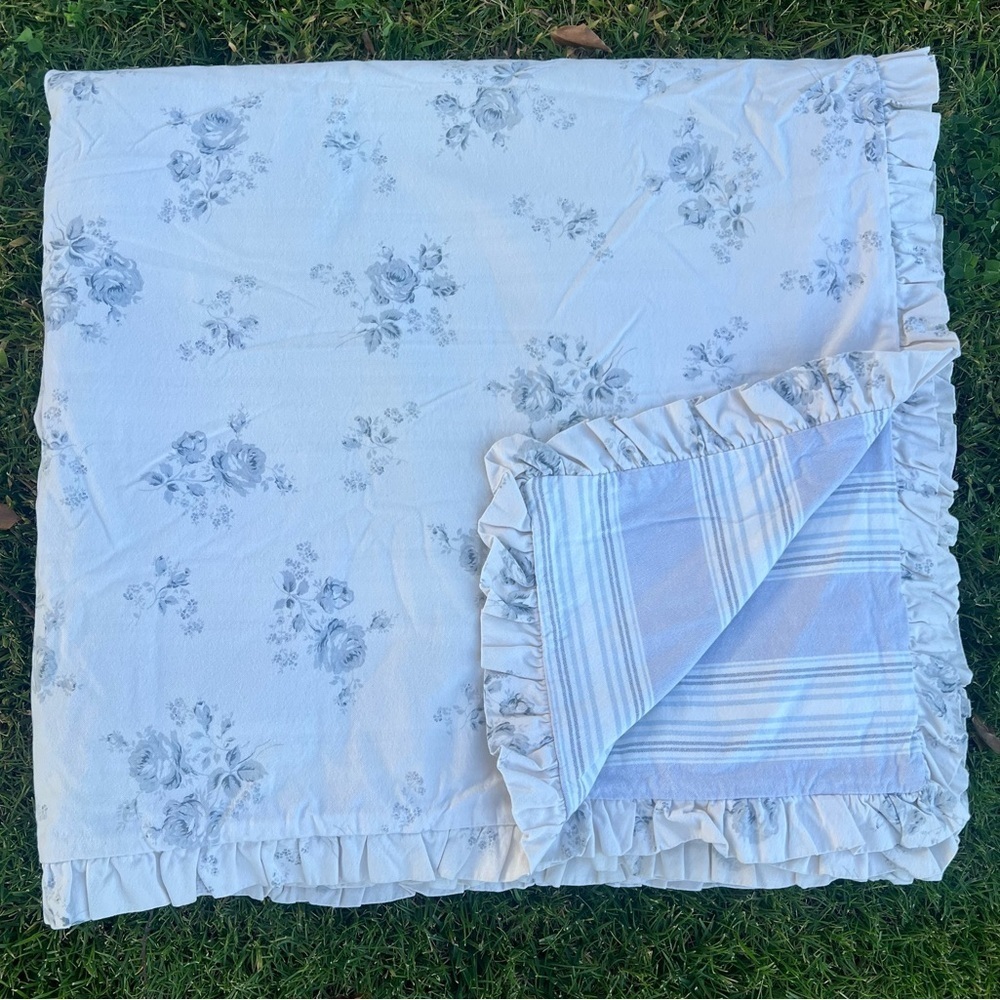 VTG Ethan Allen Blue Gray Rose Reversible 3-Piece Duvet Set Ruffles Cottage READ